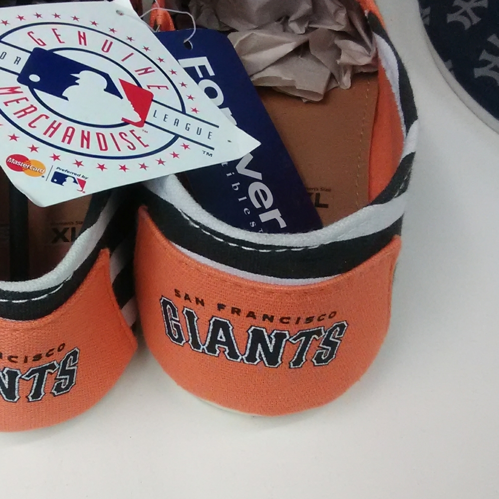 New San Francisco giants womens XL 10 canvas shoes